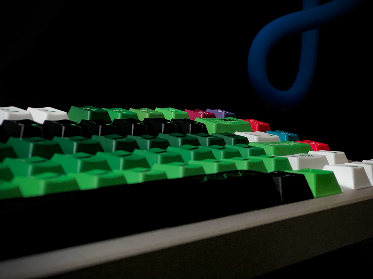 Cherry Profile SINOKEY Viruses Theme keycaps in green, black, and white colors, perfect for customization