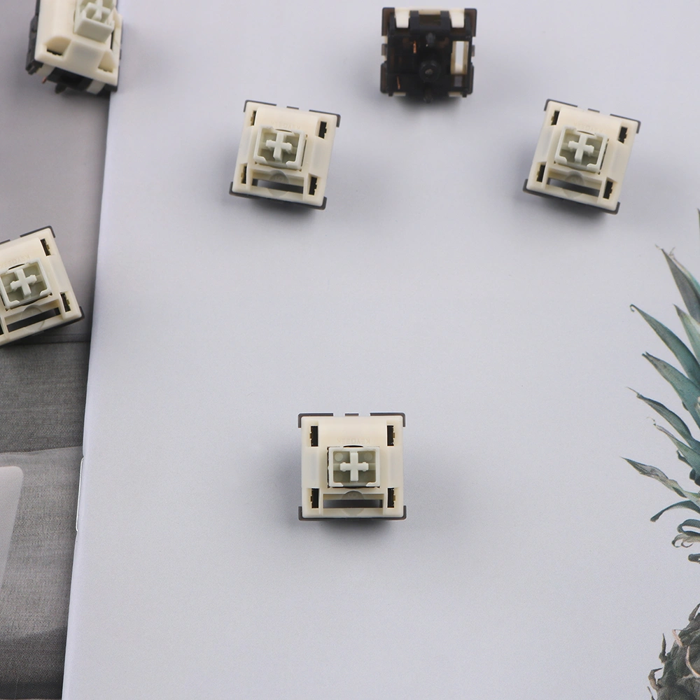 Keygeek x XCJZ Sanglei Switches with rounded pole-bottom stem design