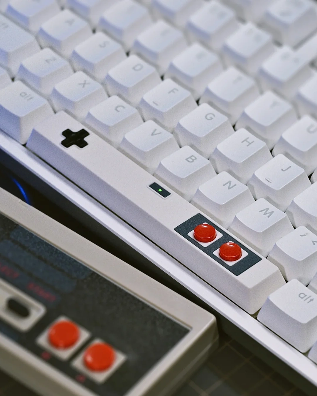Retro Gaming Controller Style Spacebar Keycap keysfusion-retro-gaming-controller-spacebar-keycap-white-setup