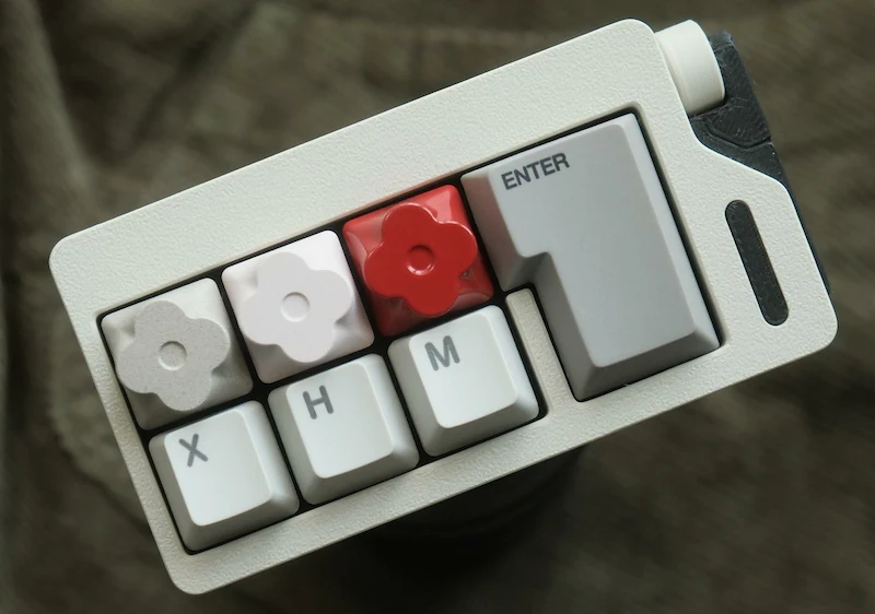 PBT Keycaps Guide: Why PBT Beats ABS For Sound & Feel