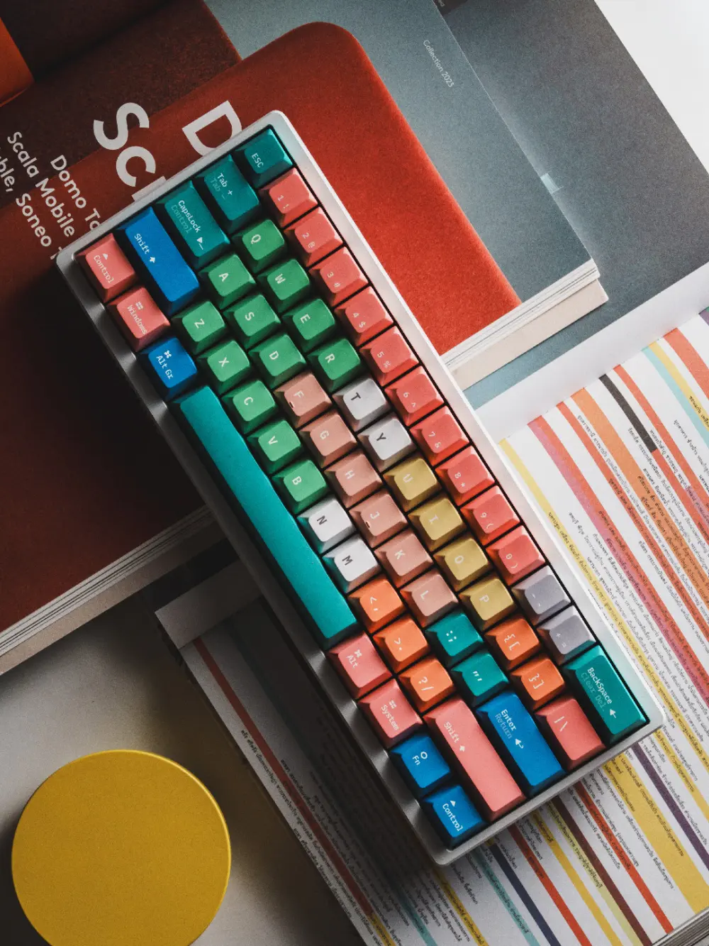 Fantasy Bean Y2K PBT Cherry Profile Keycaps - Cyber Lime A full view of the Fantasy Bean Y2K PBT keycaps in the Cyber Lime colorway, featuring a vibrant green and orange gradient.